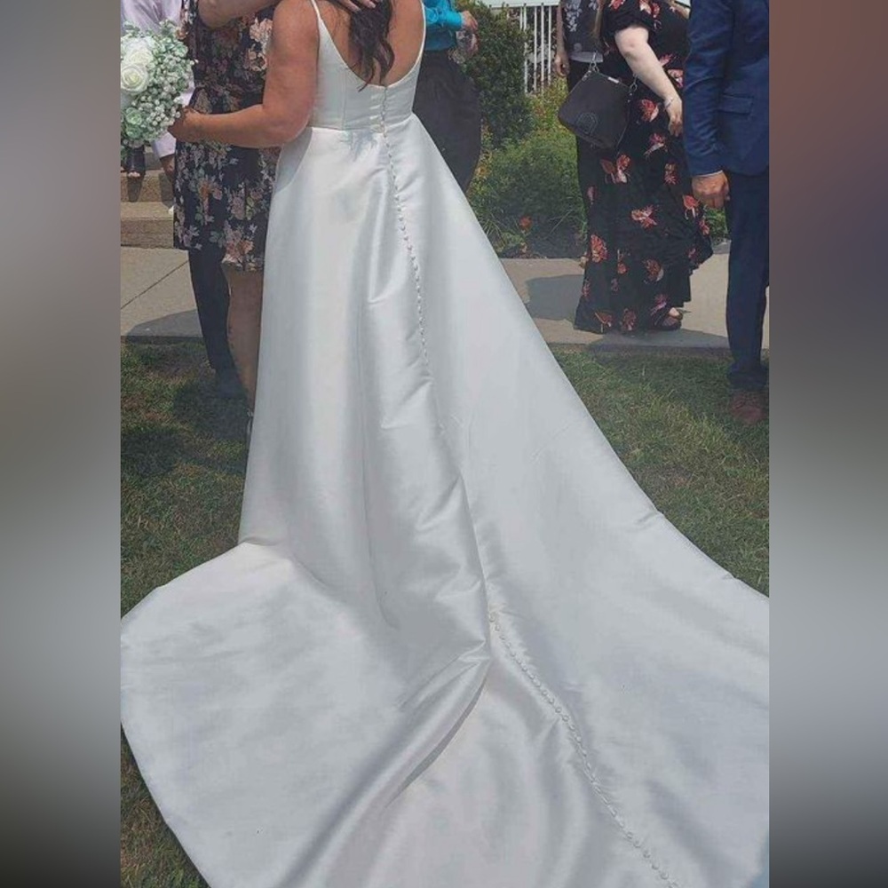 Essense of Australia D3460 wedding dress with added belt